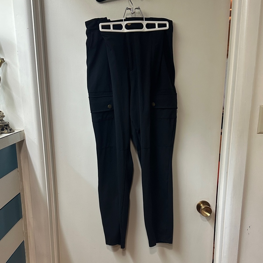 HALARA Black Ankle Pants